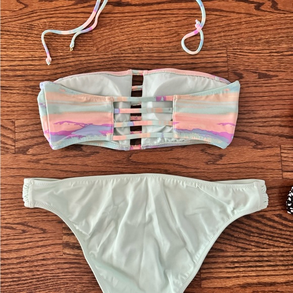 2 Victoria Secret Bikini Bathing Suits - Picture 7 of 8